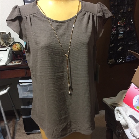 Lily White Tops - A cute summer top with necklace